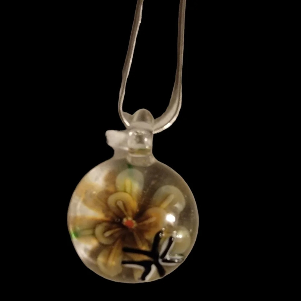 𝅺necklaces - Picture 4 of 6